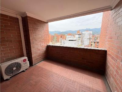 Apartamento de 2 alcobas en arriendo en Laureles, Medellín, 200 m² · foto 9 de 18