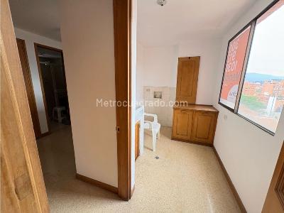 Apartamento de 2 alcobas en arriendo en Laureles, Medellín, 200 m² · foto 11 de 18