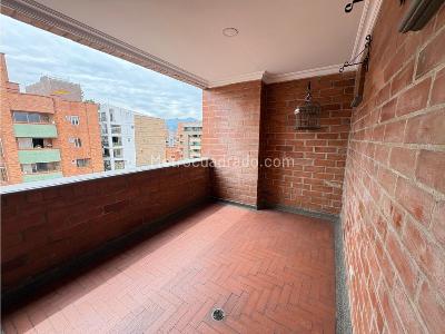 Apartamento de 2 alcobas en arriendo en Laureles, Medellín, 200 m² · foto 15 de 18