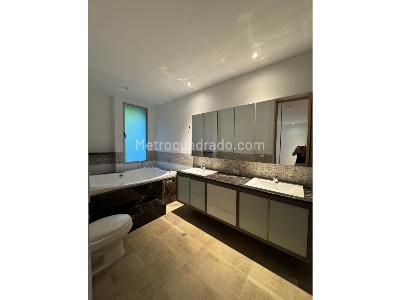 Casa de 3 alcobas en arriendo en Las Palmas, Medellín, 454 m² · foto 17 de 20