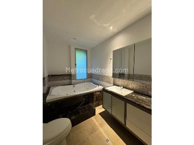 Casa de 3 alcobas en arriendo en Las Palmas, Medellín, 454 m² · foto 20 de 20
