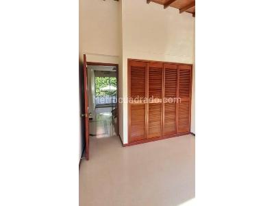 Casa de 4 alcobas en arriendo en Envigado, Medellín, 230 m² · foto 6 de 9
