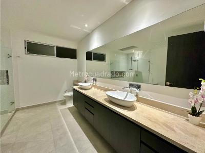 Casa de 5 alcobas en arriendo en Las Palmas, Medellín, 780 m² · foto 11 de 20