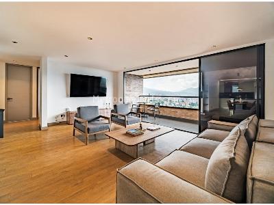 Apartamento de 3 alcobas en arriendo en El Poblado, Medellín, 140 m² · foto 2 de 18
