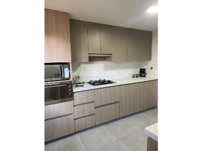 Apartamento de 2 alcobas en arriendo en El Poblado, Medellín, 82 m² · foto 3 de 7