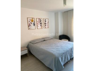 Apartamento de 2 alcobas en arriendo en El Poblado, Medellín, 82 m² · foto 6 de 7