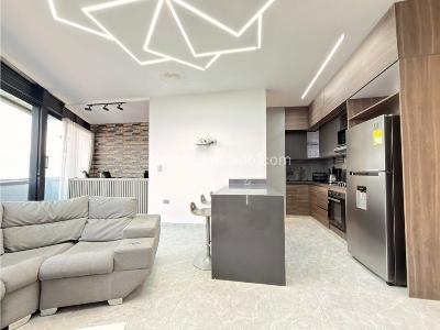 Apartamento de 3 alcobas en arriendo en Loma De Los Bernal, Medellín, 110 m² · foto 4 de 12