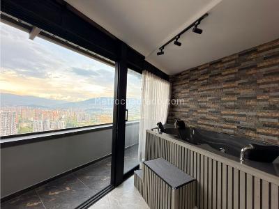 Apartamento de 3 alcobas en arriendo en Loma De Los Bernal, Medellín, 110 m² · foto 9 de 12