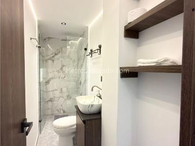 Apartamento de 3 alcobas en arriendo en Loma De Los Bernal, Medellín, 110 m² · foto 10 de 12