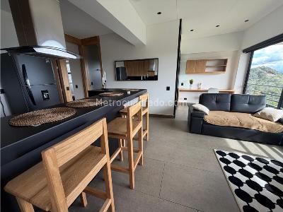 Apartamento de 2 alcobas en arriendo en Alto De Las Palmas, Medellín, 60 m² · foto 2 de 7
