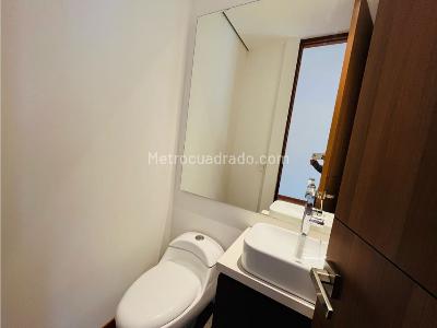 Apartamento de 1 alcoba en arriendo en El Poblado, Medellín, 56 m² · foto 3 de 19