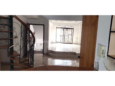 Apartamento de 4 alcobas en venta en Colombia /Antioquia/ Medellin, Medellín, 215 m² · foto 4 de 18