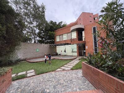 Apartamento de 3 alcobas en venta en Arboledas, Cali, 210 m² · foto 15 de 17