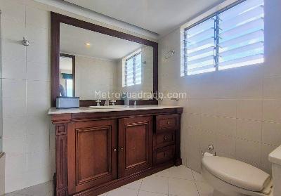 Apartamento de 4 alcobas en venta en Los Balsos 1, Medellín, 238 m² · foto 18 de 20