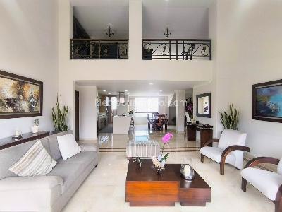 Apartamento de 4 alcobas en venta en Los Balsos 1, Medellín, 238 m² · foto 2 de 20