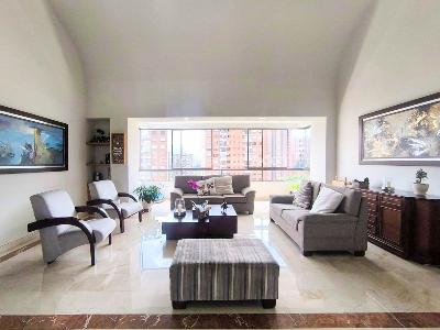 Apartamento de 4 alcobas en venta en Los Balsos 1, Medellín, 238 m² · foto 4 de 20