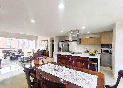 Apartamento de 4 alcobas en venta en Los Balsos 1, Medellín, 238 m² · foto 7 de 20