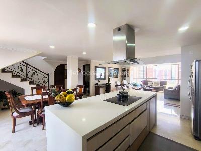 Apartamento de 4 alcobas en venta en Los Balsos 1, Medellín, 238 m² · foto 8 de 20