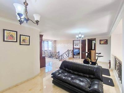 Apartamento de 4 alcobas en venta en Los Balsos 1, Medellín, 238 m² · foto 9 de 20