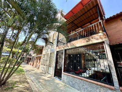 Casa de 5 alcobas en venta en Ciudad Cordoba, Cali, 53 m² · foto 2 de 18