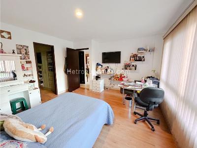 Casa de 5 alcobas en venta en La Doctora, Sabaneta, 296 m² · foto 4 de 19