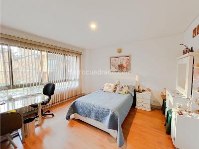 Casa de 5 alcobas en venta en La Doctora, Sabaneta, 296 m² · foto 5 de 19