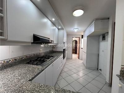 Apartamento en venta en Laureles, Medellín · foto 3 de 20