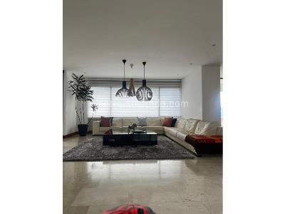 Apartamento en venta en El Poblado, Medellín · foto 2 de 8