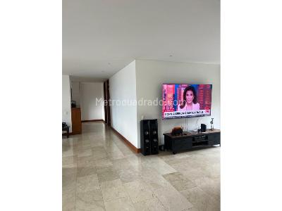 Apartamento en venta en El Poblado, Medellín · foto 5 de 8