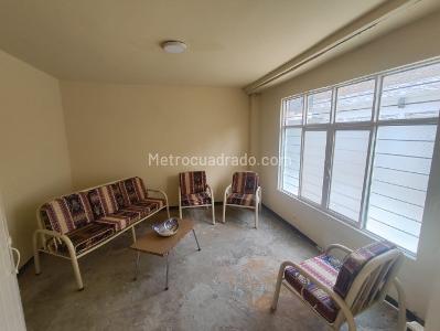 Casa de 3 alcobas en venta en Petecuy, Cali, 55 m² · foto 2 de 8