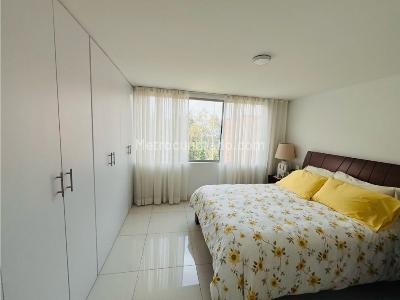 Apartamento de 3 alcobas en venta en Escobero, Medellín, 94 m² · foto 4 de 16