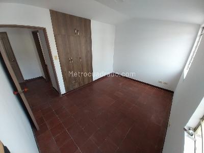 Casa de 4 alcobas en venta en Departamental, Cali, 336 m² · foto 10 de 17