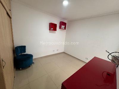 Casa de 5 alcobas en venta en Ciudad 2000, Cali, 270 m² · foto 15 de 19