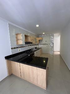 Casa de 5 alcobas en venta en Ciudad 2000, Cali, 270 m² · foto 2 de 19