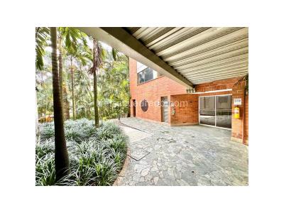 Apartamento en venta en El Poblado, Medellín · foto 2 de 10