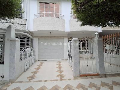 Casa de 5 alcobas en venta en Samanes De Guadalupe, Cali, 264 m² · foto 2 de 20