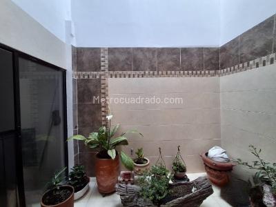 Casa de 5 alcobas en venta en Samanes De Guadalupe, Cali, 264 m² · foto 8 de 20