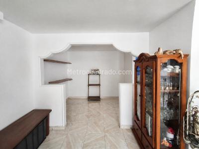 Casa de 5 alcobas en venta en Samanes De Guadalupe, Cali, 264 m² · foto 9 de 20