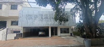 Casa de 5 alcobas en venta en Ciudad Jardin, Cali, 697 m² · foto 2 de 20