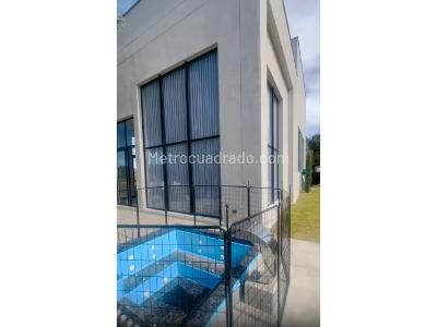Casa de 4 alcobas en venta en Loma Del Escobero, Envigado, 471 m² · foto 18 de 19