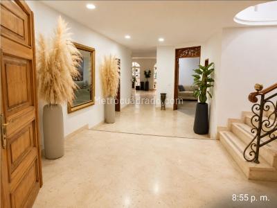 Casa de 5 alcobas en venta en El Poblado, Medellín, 580 m² · foto 6 de 13