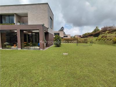 Casa de 3 alcobas en venta en Alto De Las Palmas, Medellín, 1110 m² · foto 3 de 9