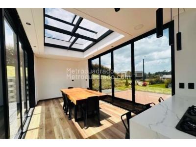 Casa de 3 alcobas en venta en Alto De Las Palmas, Medellín, 1110 m² · foto 8 de 9