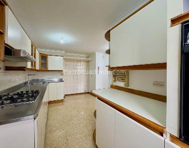 Apartamento de 3 alcobas en venta en El Campestre, Medellín, 183 m² · foto 6 de 19