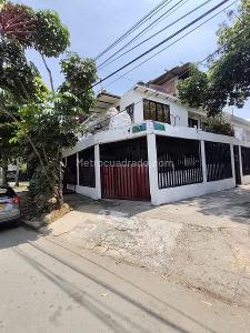 Casa de 5 alcobas en venta en Las Ceibas, Cali, 270 m² · foto 2 de 12