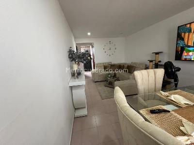 Apartamento de 3 alcobas en venta en Primero De Mayo, Cali, 57 m² · foto 2 de 11