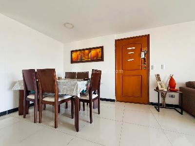Apartamento de 2 alcobas en venta en Los Balsos 1, Medellín, 73 m² · foto 3 de 12
