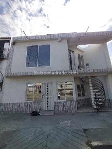 Casa en venta en Alirio Mora Beltran, Cali · foto 2 de 8