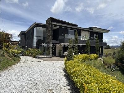 Casa de 4 alcobas en venta en Vereda San Jose De Las Cuchillas, Rionegro · foto 1 de 14