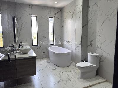 Casa de 4 alcobas en venta en Vereda San Jose De Las Cuchillas, Rionegro · foto 9 de 14